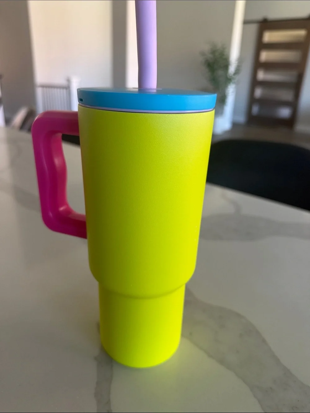 Simple Modern Kids 24 oz Tumbler w Handle Silicone Straw Spill Proof Leak Resist - Picture 4 of 9